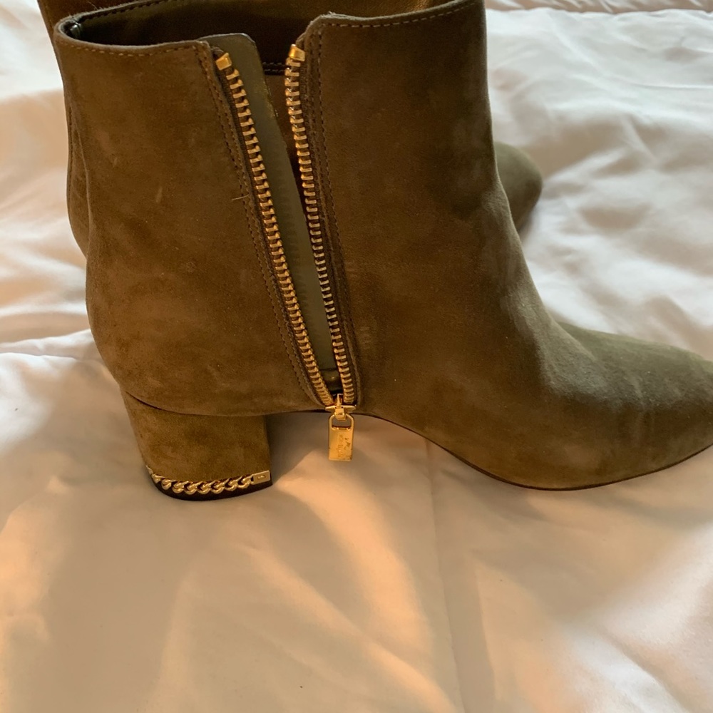 Boots - Picture 5 of 6